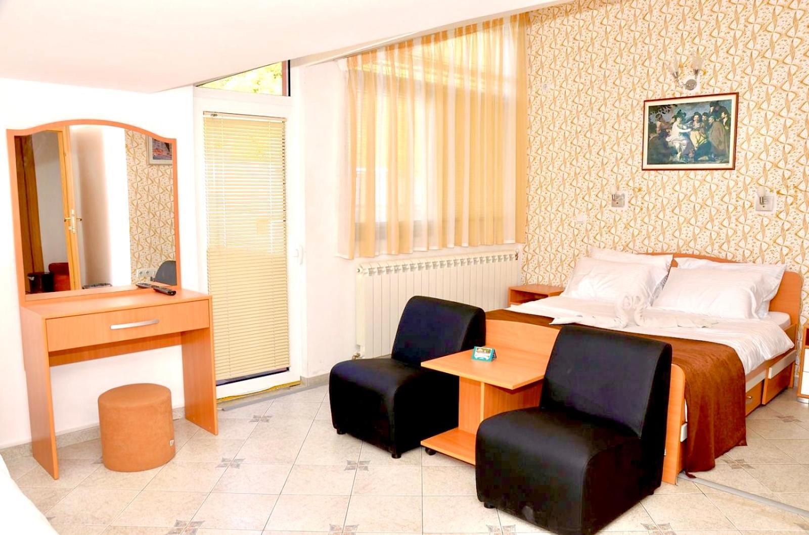 Hotel Lagadin Esterno foto